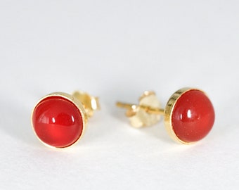 Natural carnelian earring, golden.