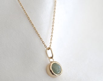 18 Karat vergoldete Aventurin-Halskette, minimalistischer Anhänger mit grünem Cabochon-Stein, Halskette für Frauen.