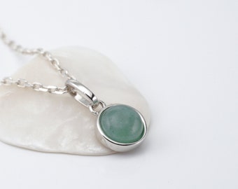 Natuurlijke Aventurijn ketting met ketting en zilveren hanger | schattig minimalistisch juweeltje. .
