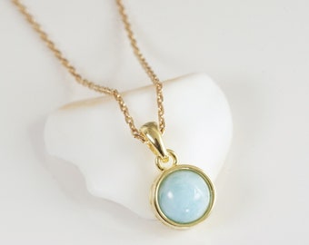 Collier met natuurlijke Larimar in gouden hanger, lichtblauwe steen