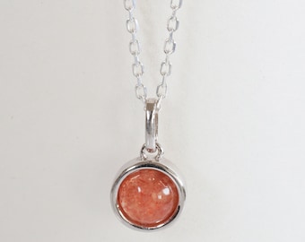 Collier pierre de soleil naturelle (Héliolite) en cabochon, ou pierre des viking, pendentif et chaine en argent. Boussole viking.