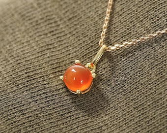 Natural cabochon carnelian necklace, 14 carat gold jewel.