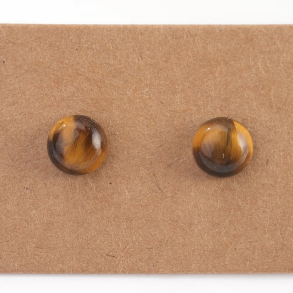 Tiger's eye natural stone cabochon earring, in silver. Simple and minimalist jewelry for women.