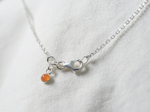Collier chaine cornaline naturelle, minimaliste.