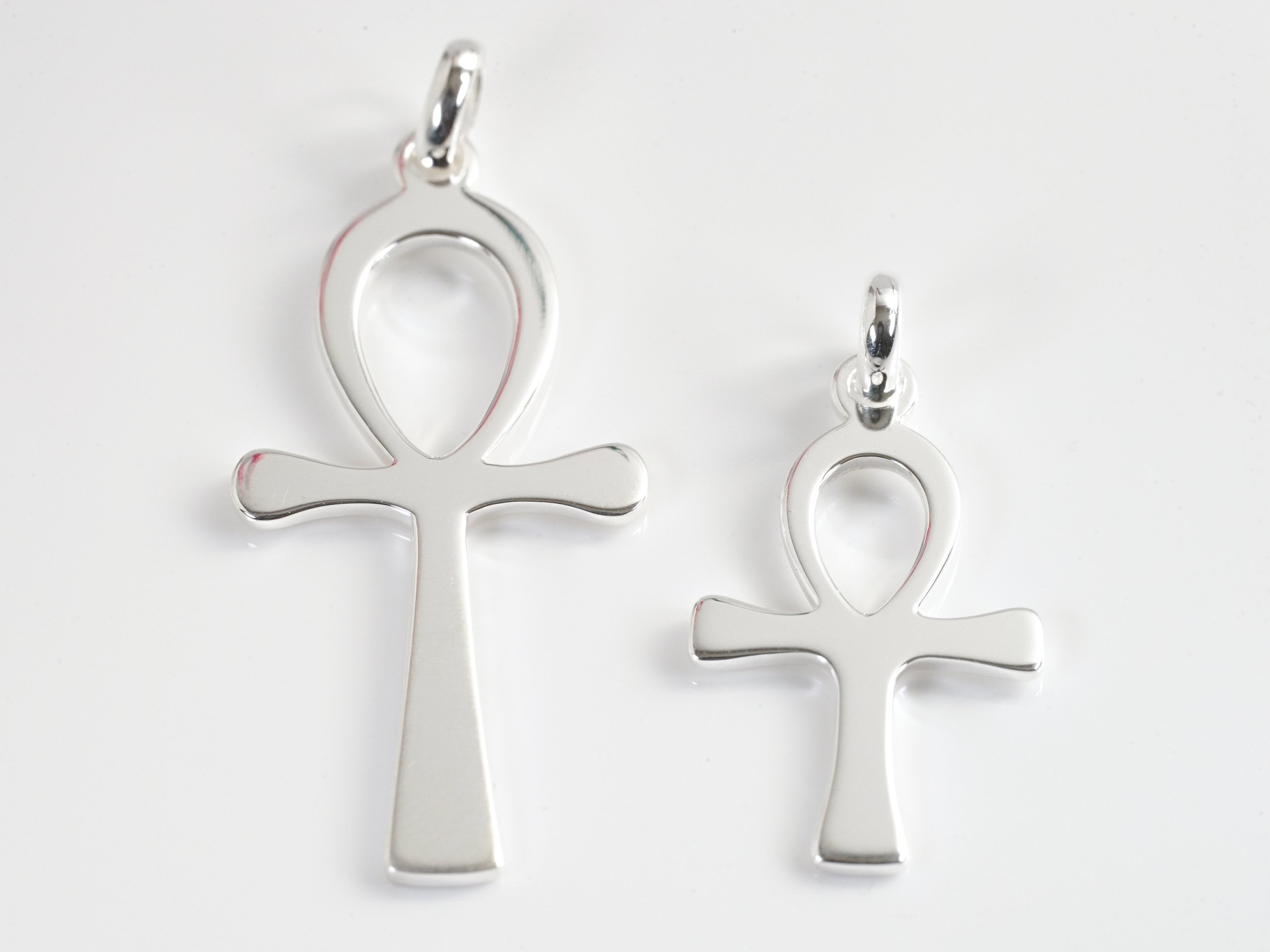 Ankh cross pendant in silver (cross of life, or Egyptian believe)