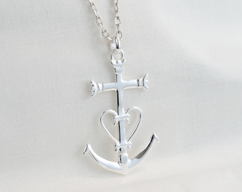 Grote Camargue kruisketting groot formaat van 3,5 cm (of Camargue kruis), met hanger en ketting in 925/1000 zilver.