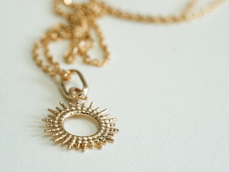 Collar De Mujer Herradura De La Suerte - Colgante Bañado En Oro Con Circonitas, Cadena De 18 Pulgadas