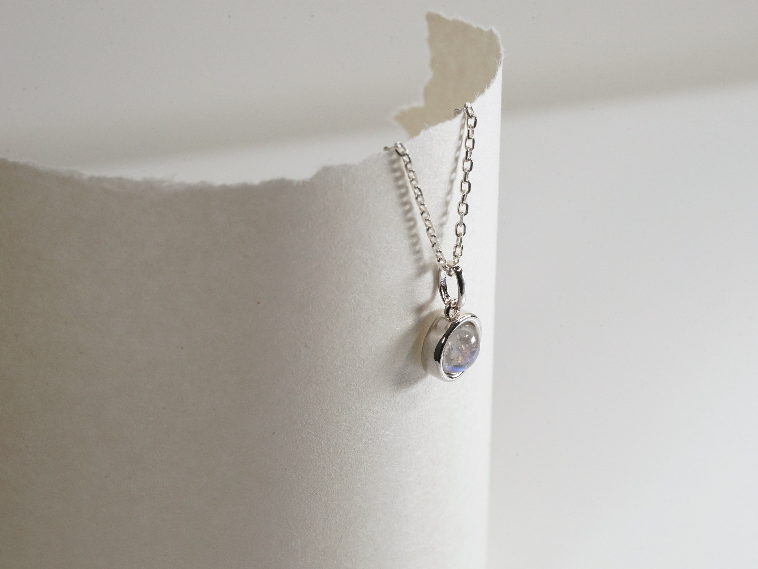 Collana con diamanti in stile fiore con ciondolo in pietra preziosa Oro bianco 2 carati