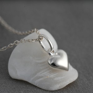 Collana cuore in argento 925, piccolo ciondolo cuore minimalista con catena.