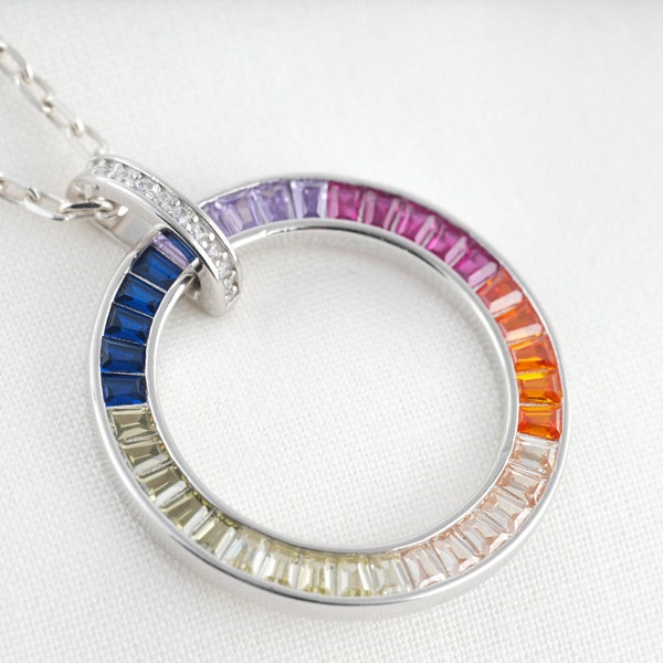 Collar de piedra tallada multicolor con colgante redondo y cadena de plata 925/1000, joya para mujer.