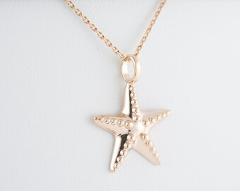 Collier étoile de mer avec un pendentif plaqué or, bijou d'été pour la plage et les vacances ou cadeau.