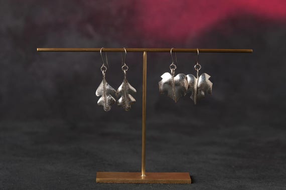 Carol - Solid Brass Earring Display Stand for Multiple Pairs – Minimal Jewellery Organiser for Boutiques, Jewellery Designers & Home Display