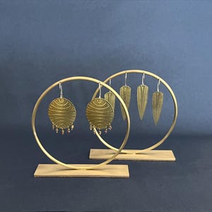 Marjorie - large round earring stand