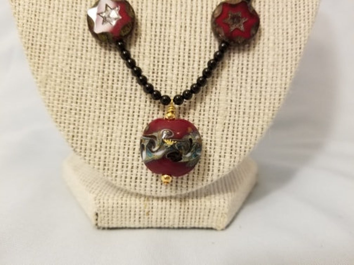 Elegant Red and Black Necklace Etsy