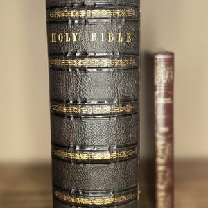 Antique circa 1870 Large HOLY BIBLE 5.8kg - Cassell, Petter & Galpin Illustrated Bible maps very heavy black leather with gold gilt edge