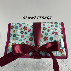 Organiseur de voyage pour bijoux BennettBags, coffret à bijoux, rouleau à bijoux, trois compartiments transparents à glissière, idéal pour la maison et les voyages