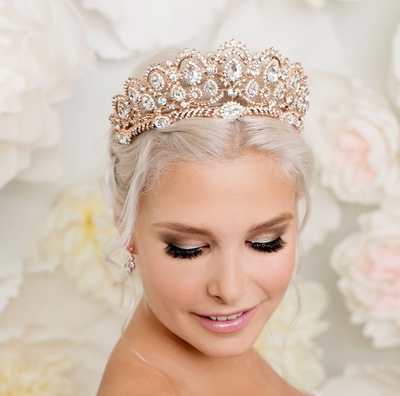 Vintage Inspired Swarovski Crystal Bridal Flower Hair Comb – La Bella Bridal  Accessories