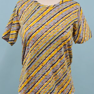 1970s Yellow & Gray Polyester Shirt, Vintage Geometric Design, Bohemian Hippie, Size Sm/Med zdjęcie 2