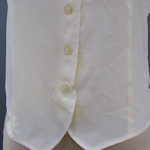 Vintage 1990s Savannah Ivory Silk Vest Top, Vintage Silk Blouse, 90s Everyday Blouse, Vintage Minimalism, Size Small image 8