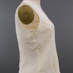 Vintage 1990s Savannah Ivory Silk Vest Top, Vintage Silk Blouse, 90s Everyday Blouse, Vintage Minimalism, Size Small image 6