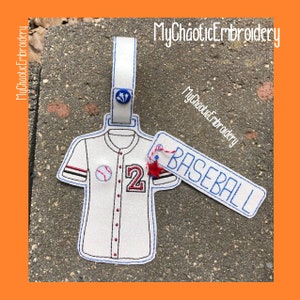 2 Design-Set - Taschenanhänger Baseball Softball und passender Schlüsselanhänger 13x20 - Anleitung lesen Schlüsselanhänger Digitale Datei Stickdatei Stickmuster
