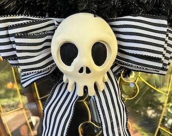 Wreath Skull Skeleton Head from Disney Haunted Mansion Ride 3D Printed White Halloween