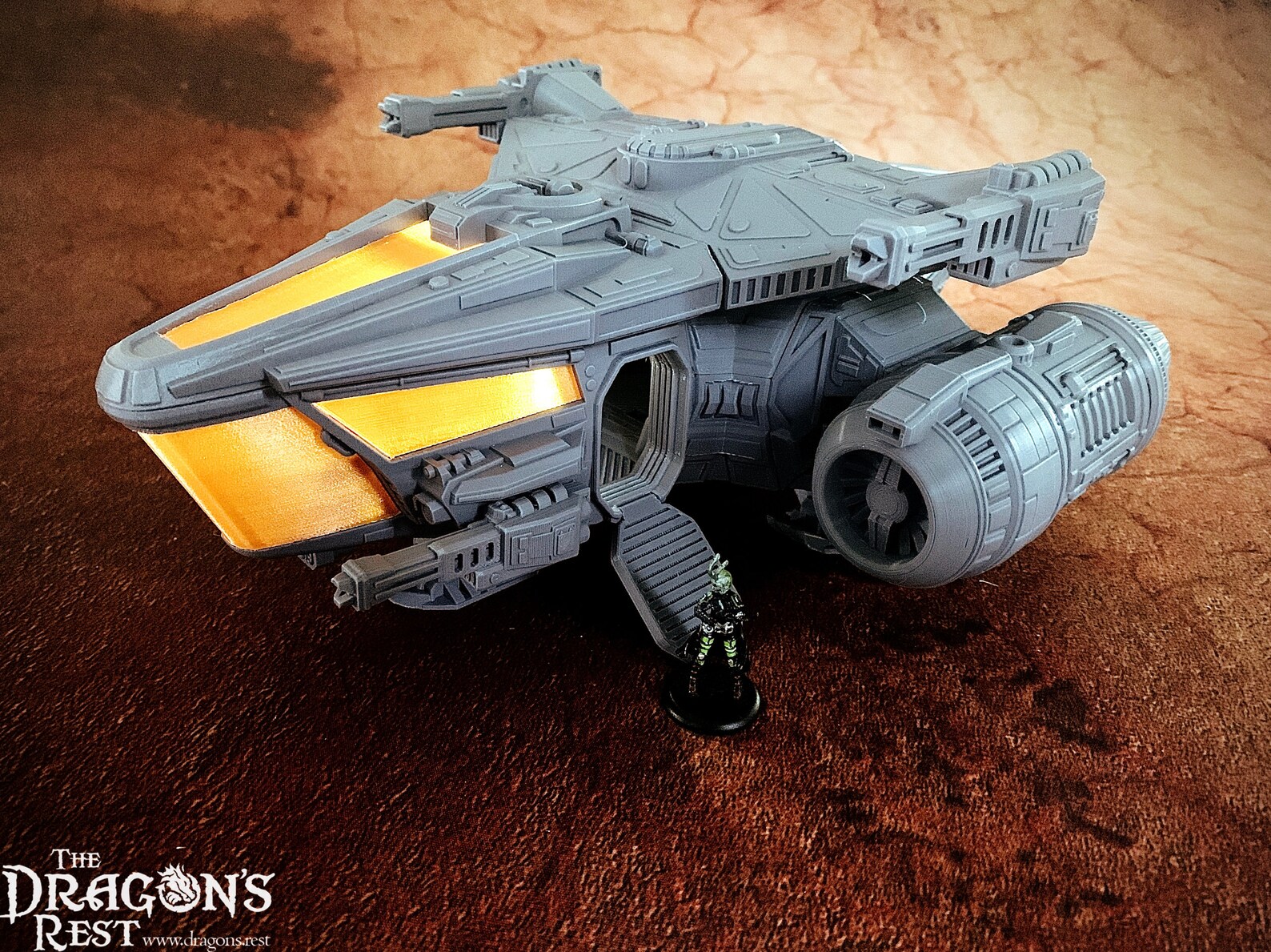 Dnd Standard Dragon Crest Star Cruiser Space Craft Ship Cargo Dragon's ...