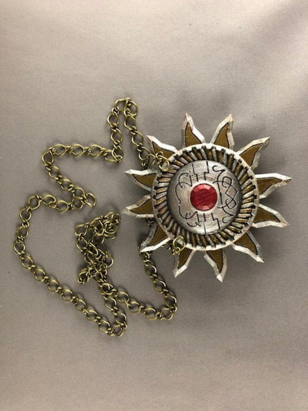 thumbnail image 2 of The Seeker: Legend Of Richard Amulet Pendant Prop - Brand New With Tags 2 of 5