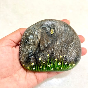 Elephant painted stone, animal painted rocks for home decoration, wildlife collectibles & souvenir, gift for friend, elephant spirit stone