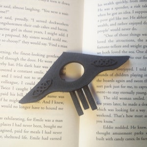 Ebbenhout Boekenhouder met één hand | Duimpaginahouder | handgemaakte kousvuller | Boekpaginahouder | boekenlegger | hout| boekenliefhebbers | paginahouder