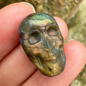 22 mm Natürliche golden Labradorit Schädel CAB geschnitzt Edelstein Schädel Cabochon für die Schmuckherstellung FQ018