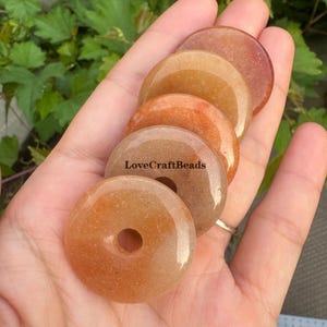 Atacado de contas de pingente de rosquinha redondas de aventurina laranja natural de 30 mm para fabricação de joias