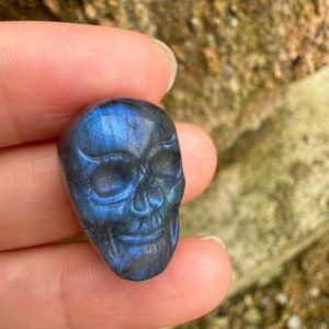 23 mm Natürliche blaue Labradorit Schädel CAB geschnitzt Edelstein Schädel Cabochon für die Schmuckherstellung FQ035