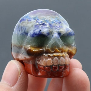 30x36x25mm Natural carved 7 chakra gemstone skull figurine crystal decor