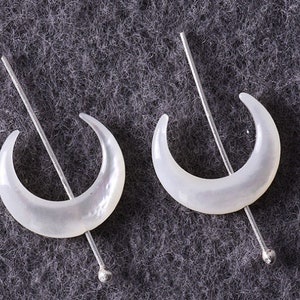 Natural mother of mop pearl shell crescent pendant beads