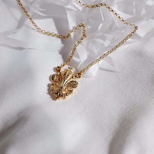 Firenze Lily Necklace in gold-plated silver with a rolo chain or three-ball design - Elegant women&#39;s necklace - Refined gift jewelry.