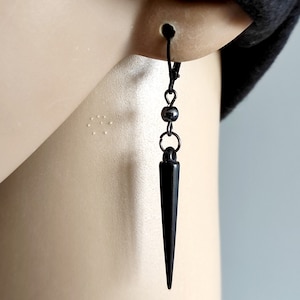 Schwarzer Spike Ohrring Spike baumeln schwarz matte Spike Punk Ohrring Gothic Ohrring Black Spike baumeln Steampunk Ohrring Goth Ohrring Gothic Stil