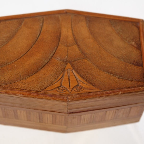 An Art Deco box made  straw marquetry and Galuchat