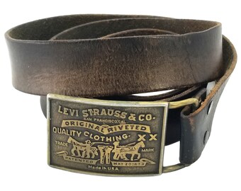 levis buckle