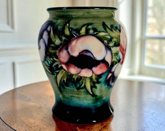 英国ムーアクロフトビンテージ花柄 陶器製 花瓶 ウォルター・ムアクロフト作 ムアクロフト陶器 花瓶 アネモネ 小さな