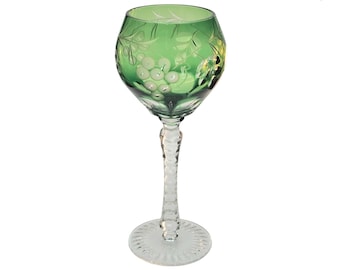 Vintage Nachtmann Bleikristall Weinglas, grünes geschliffenes Kristall, deutsches Stemware