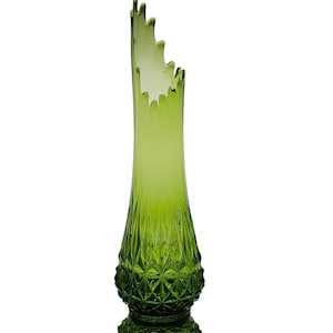 LE Smith Green Swung Glass Vase: Mid-Century Modern Art Glass