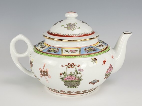 Vintage Jingdezhen Porcelain Teapot, Guangcai 8 Treasures