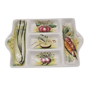 Bandeja italiana vintage con divisiones Mancioli: bandeja de cerámica pintada a mano para Lachman & Co. con verduras.