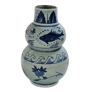Vintage Chinese Porcelain Double Gourd Vase: Blue & White Scholar Decor