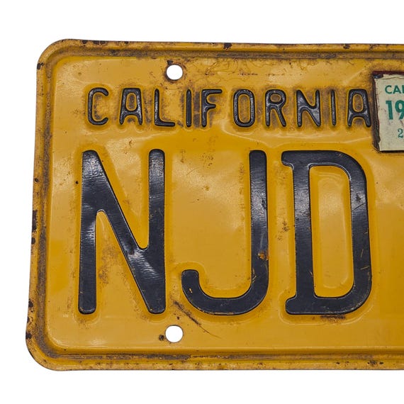 1956年カリフォルニア州ナンバープレート NJD-469 – 本物の錆びた古び