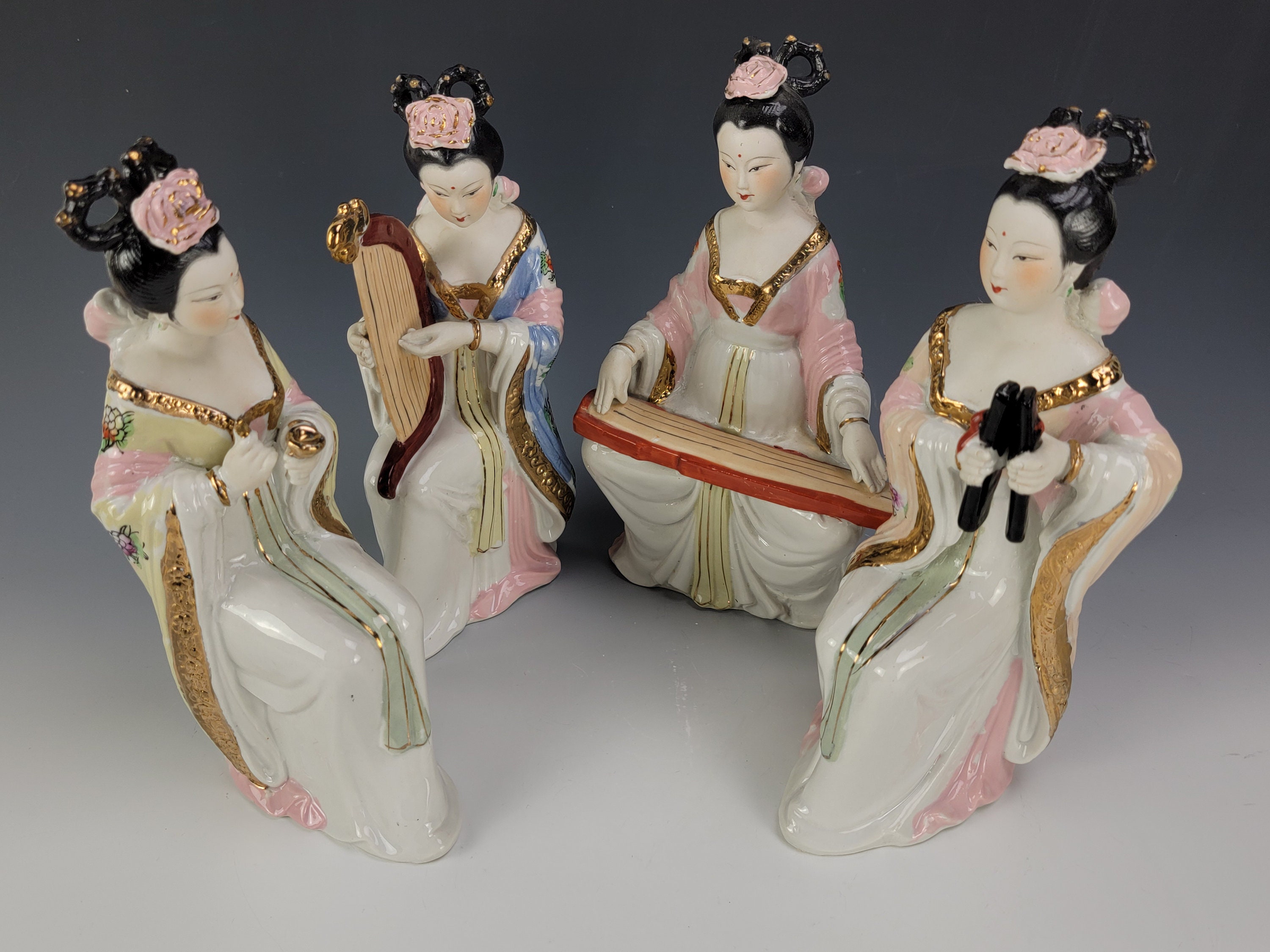Musician Lady Shiwan Chinese Wucai Porcelain Ceramic Lady Play Pipa Figurine