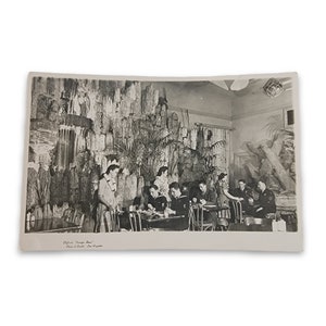 Postal vintage del restaurante Tiki de Cliftons, recuerdo de los mares del Pacífico de Los Ángeles (California)
