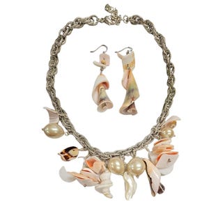 Vintage Coralee Shell Jewelry Set, Necklace & Earrings Set, Choker Mother of Pearl 1970&#39;s 15&quot;