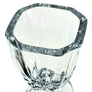 E.K. Kosta Boda Glasvase: Modernes schwedisches Design, 13cm